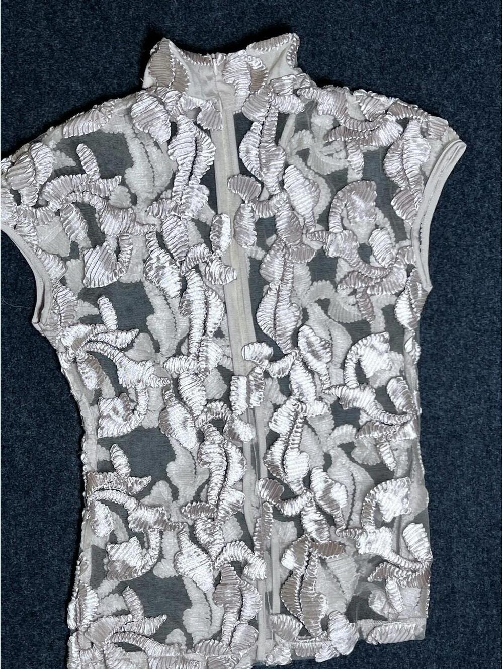 Rose Tree Gold Ruffle  Mesh Sleeveless Top Read For Measurements. Beautiful - Picture 9 of 9